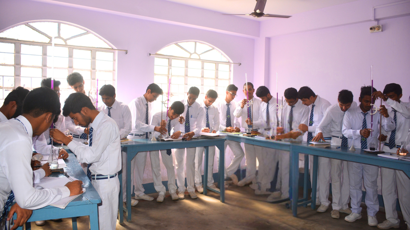 Aryabhatta Public School classroom - Top +2 School in Bhagalpur